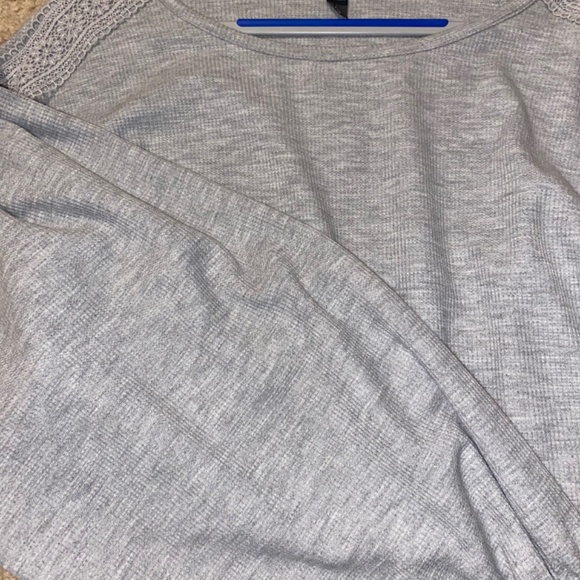 Francesca’s sweater - Picture 3 of 3